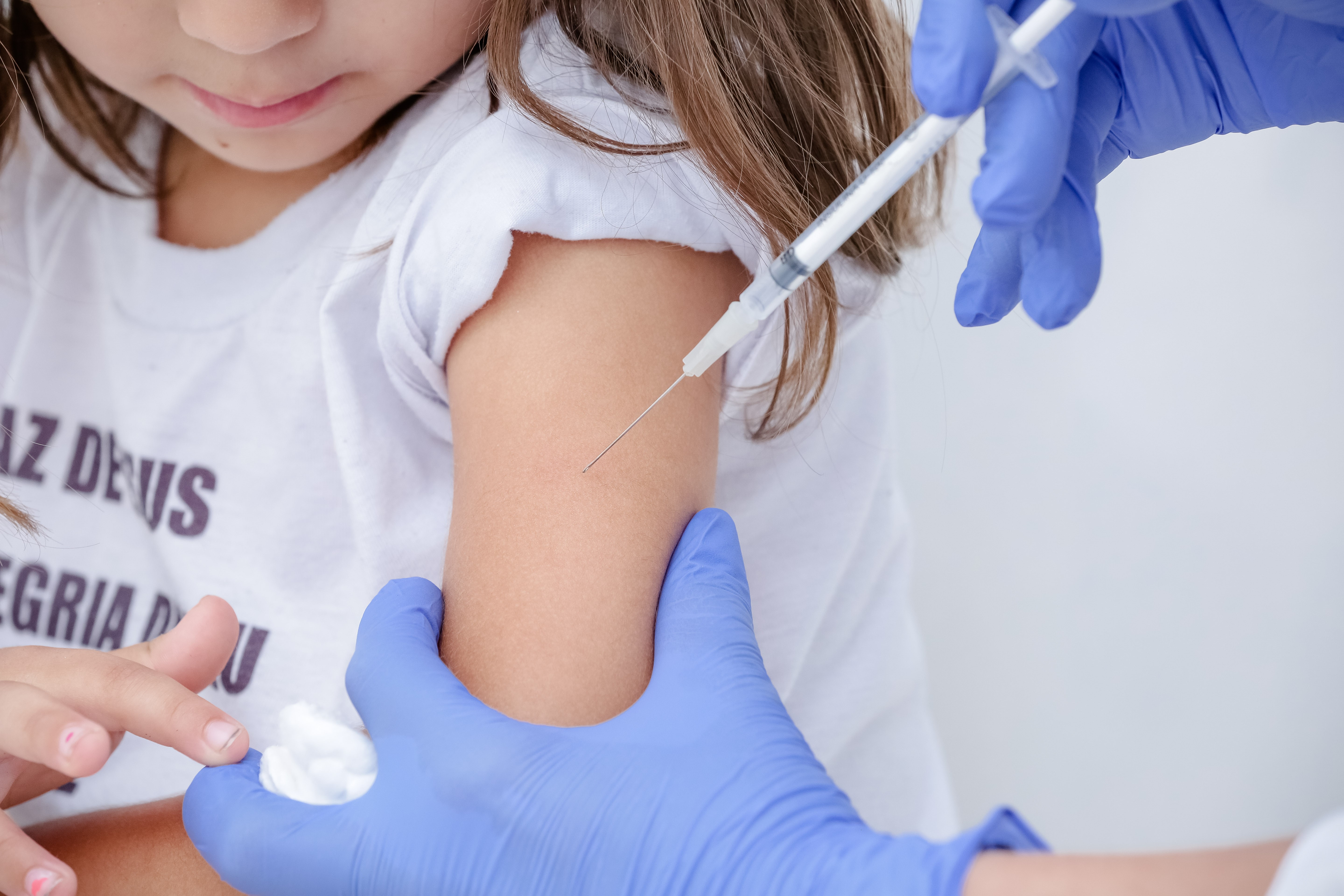 Vacinação de crianças deve começar após recebimento do primeiro lote