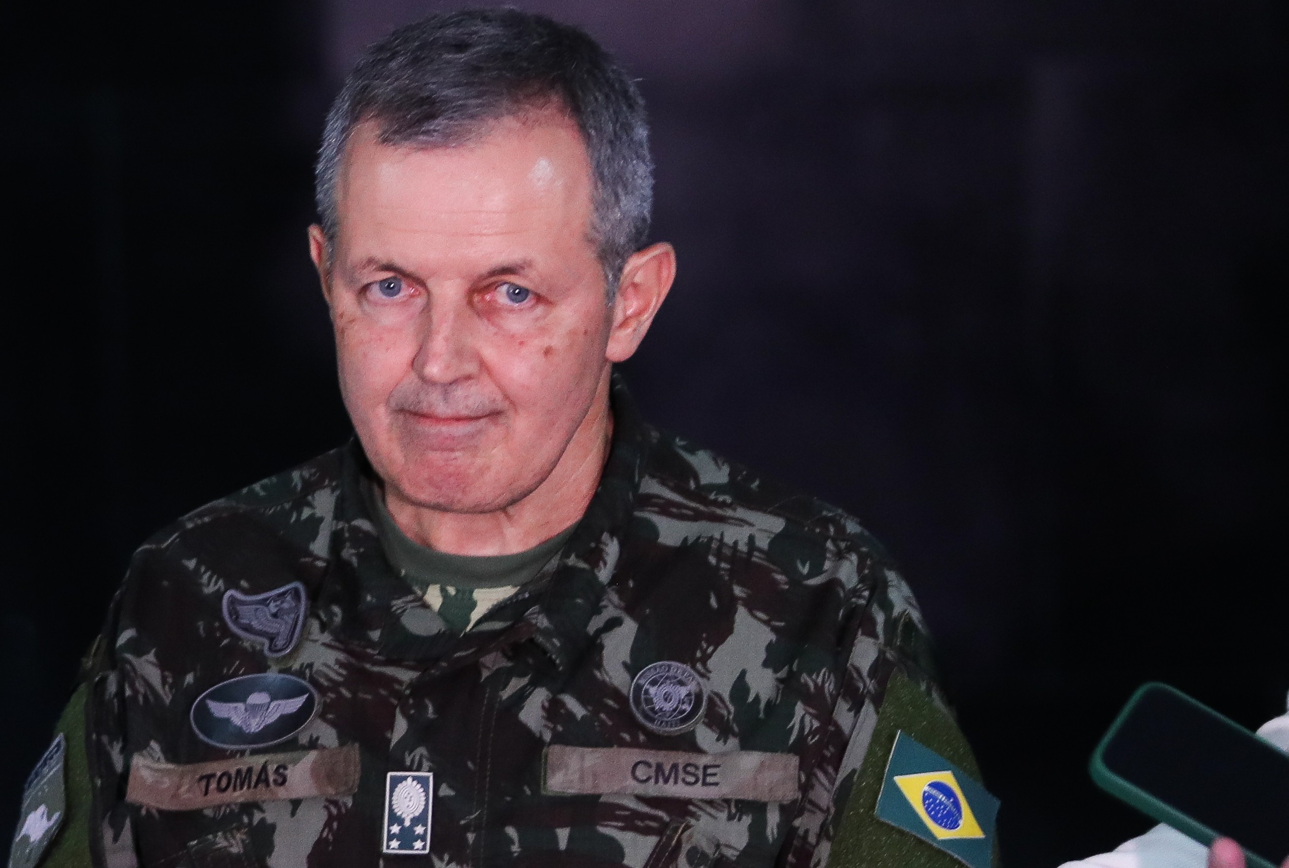 Comandante diz que Exército é apolítico, apartidário e coeso e pede a  militares 'fé' na democracia - Jornal de Mato Grosso