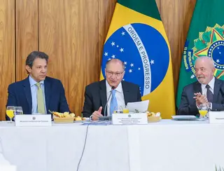Mercado entra em alerta com fala de Lula sobre meta fiscal e vê Haddad 