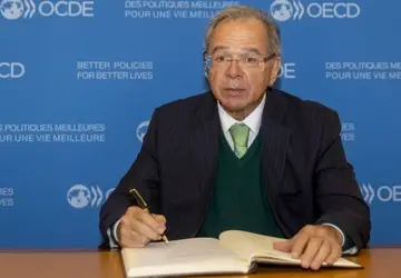 Paulo Guedes durante reunião com membros da OCDE