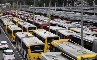 Após assembleia, motoristas de ônibus aprovam estado de greve em São Paulo