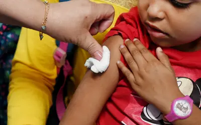 Vacina contra gripe começa a ser aplicada nesta segunda (25) em Cuiabá e Várzea Grande