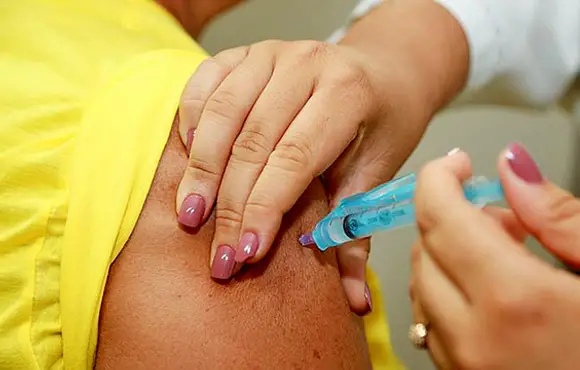 Estados começam a enviar informações sobre vacinação ao STF