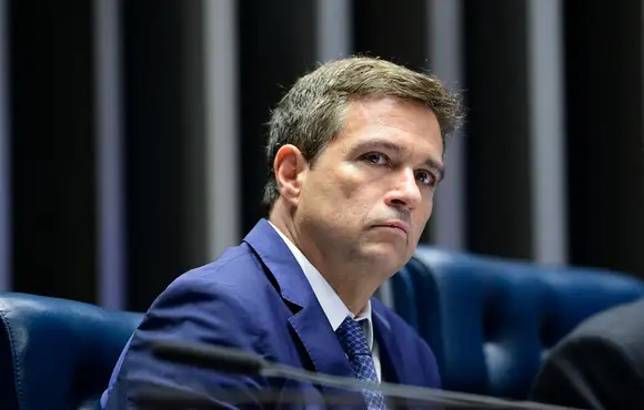 Trabalho do Banco Central ficou 'mais difícil' após mudanças de metas fiscais pelo governo, diz Campos Neto